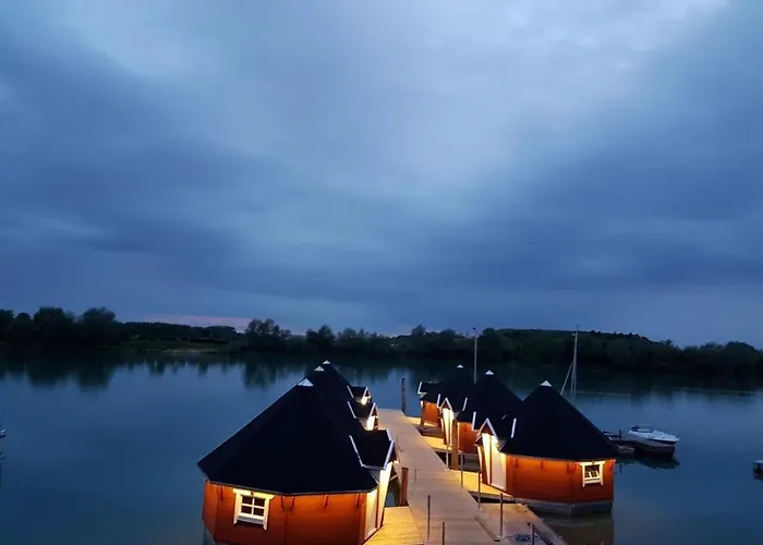 Maritimes Freizeitcamp Erfurter Seen Gasthof 3*